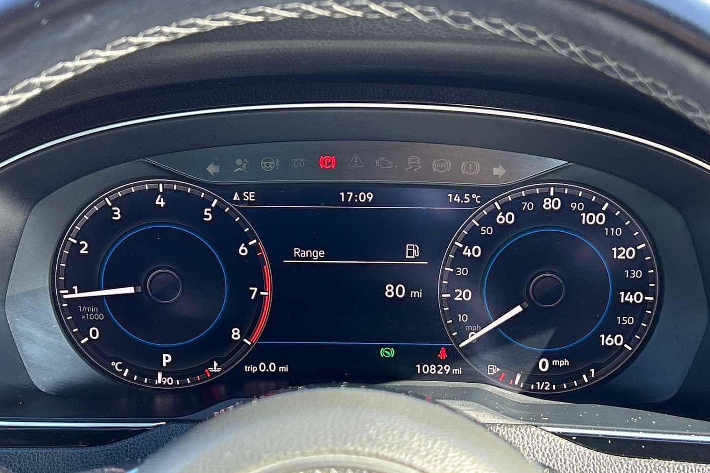 Volkswagen Passat 1.5 TSI (150ps) R-Line (s/s)DSG Saloon