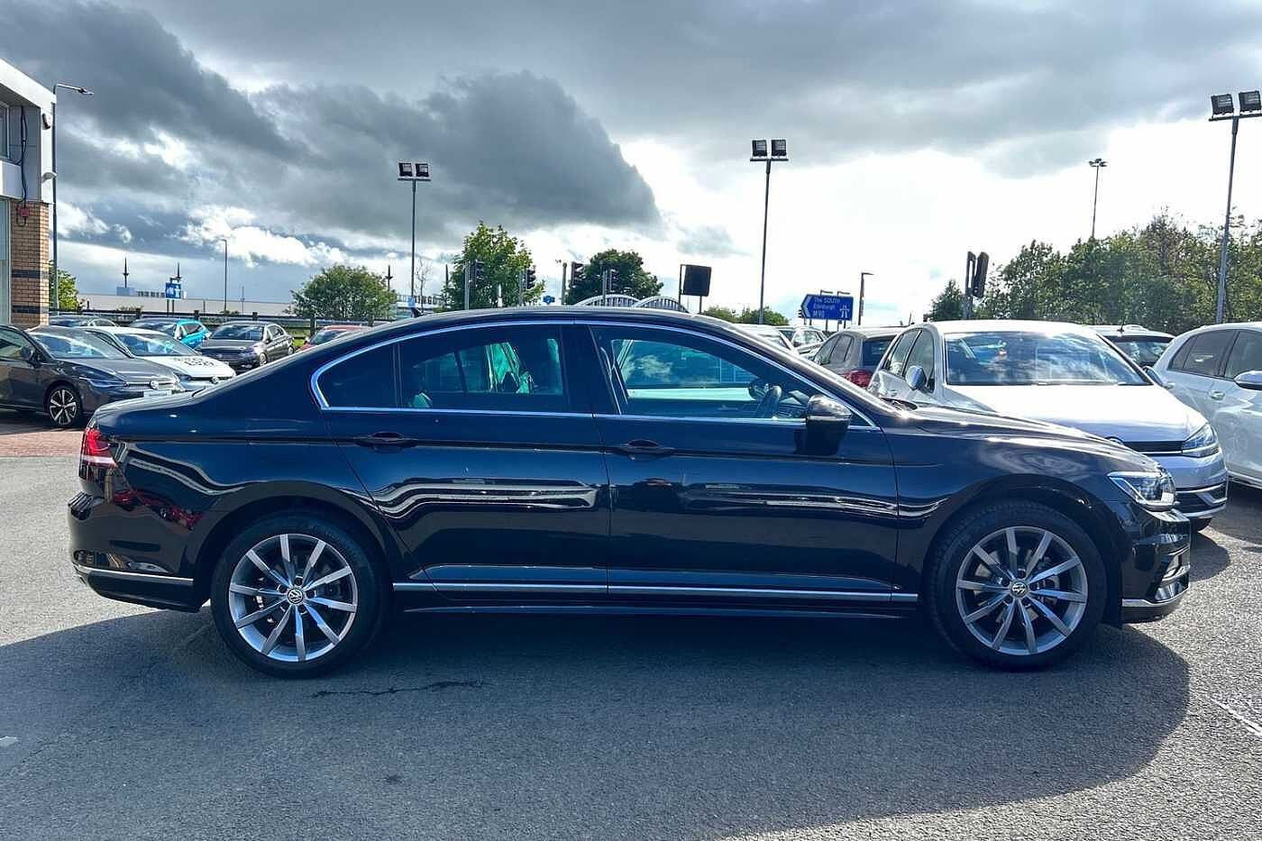 Volkswagen Passat 1.5 TSI (150ps) R-Line (s/s)DSG Saloon