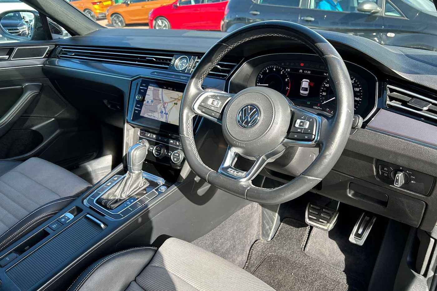 Volkswagen Passat 1.5 TSI (150ps) R-Line (s/s)DSG Saloon