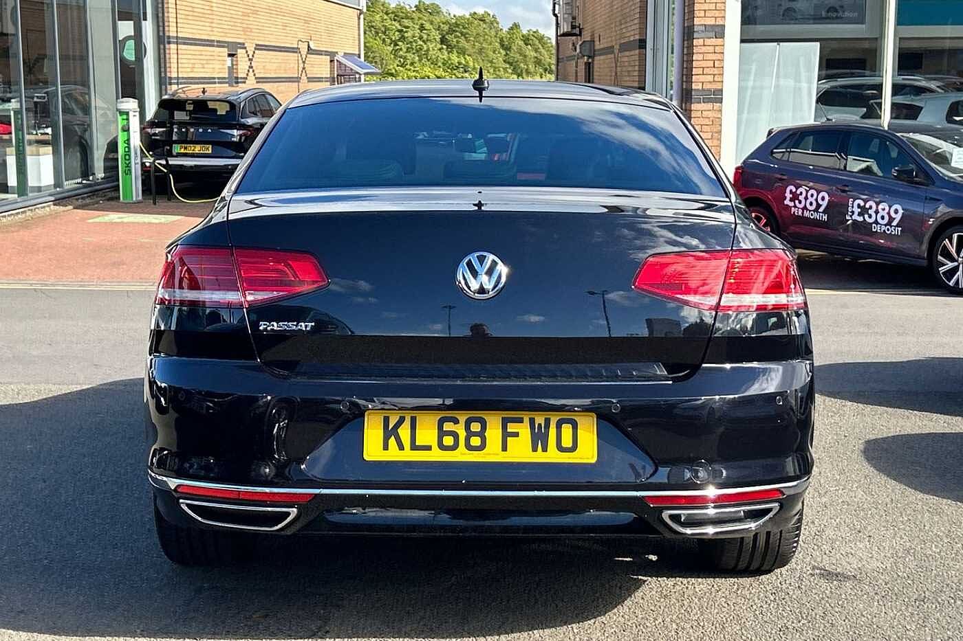 Volkswagen Passat 1.5 TSI (150ps) R-Line (s/s)DSG Saloon